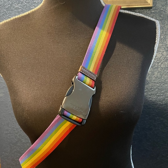 Authentic PRIDE coach rainbow bum bag.  Like new! - Picture 4 of 10